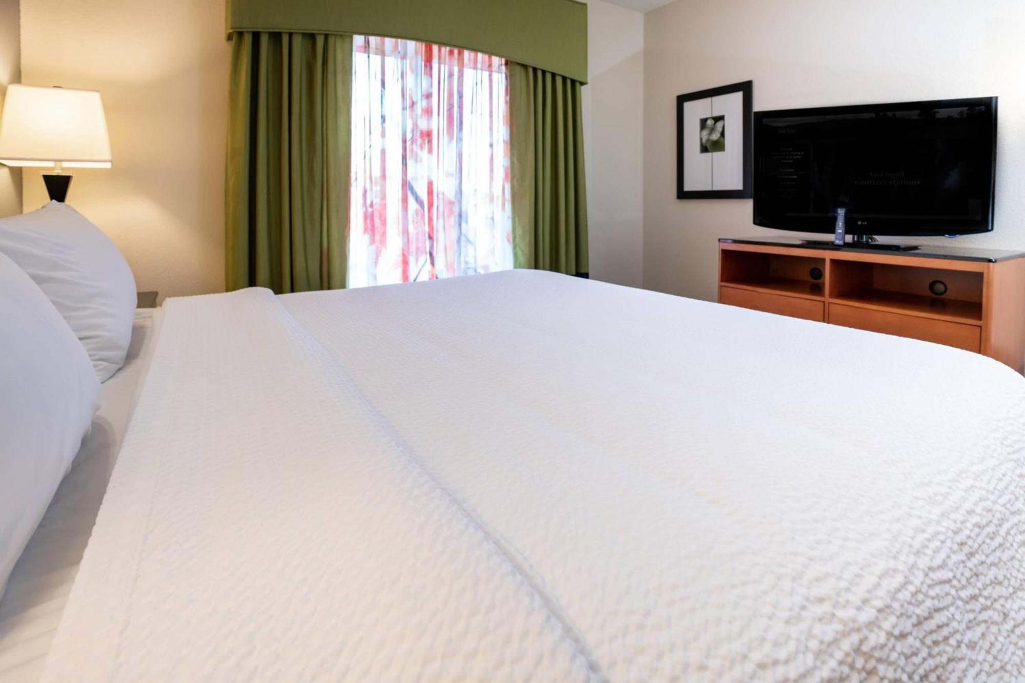 Fairfield Inn & Suites By Marriott Карни Экстерьер фото