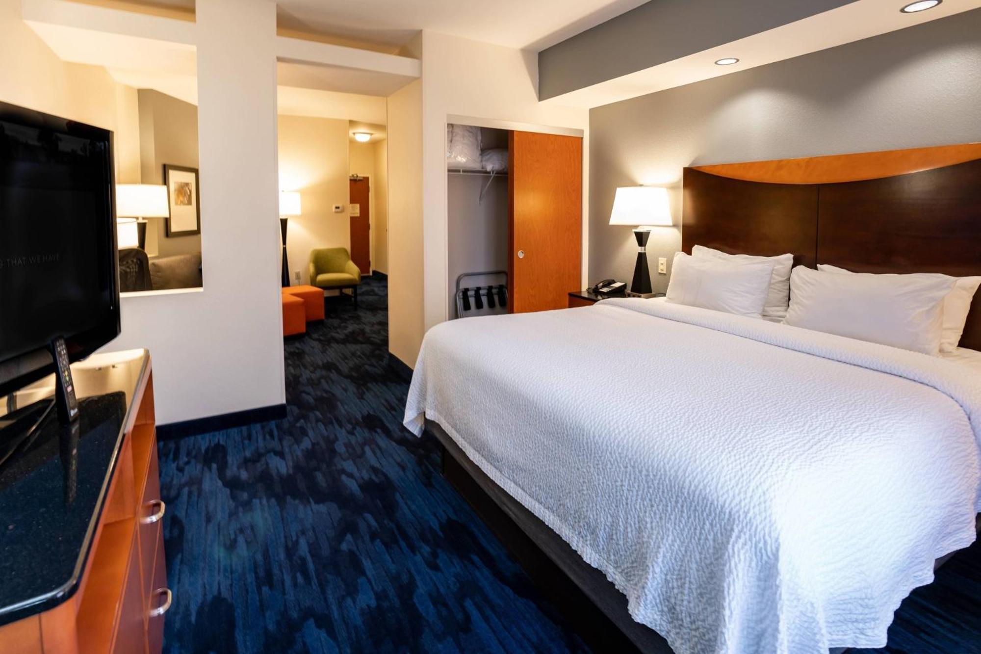 Fairfield Inn & Suites By Marriott Карни Экстерьер фото