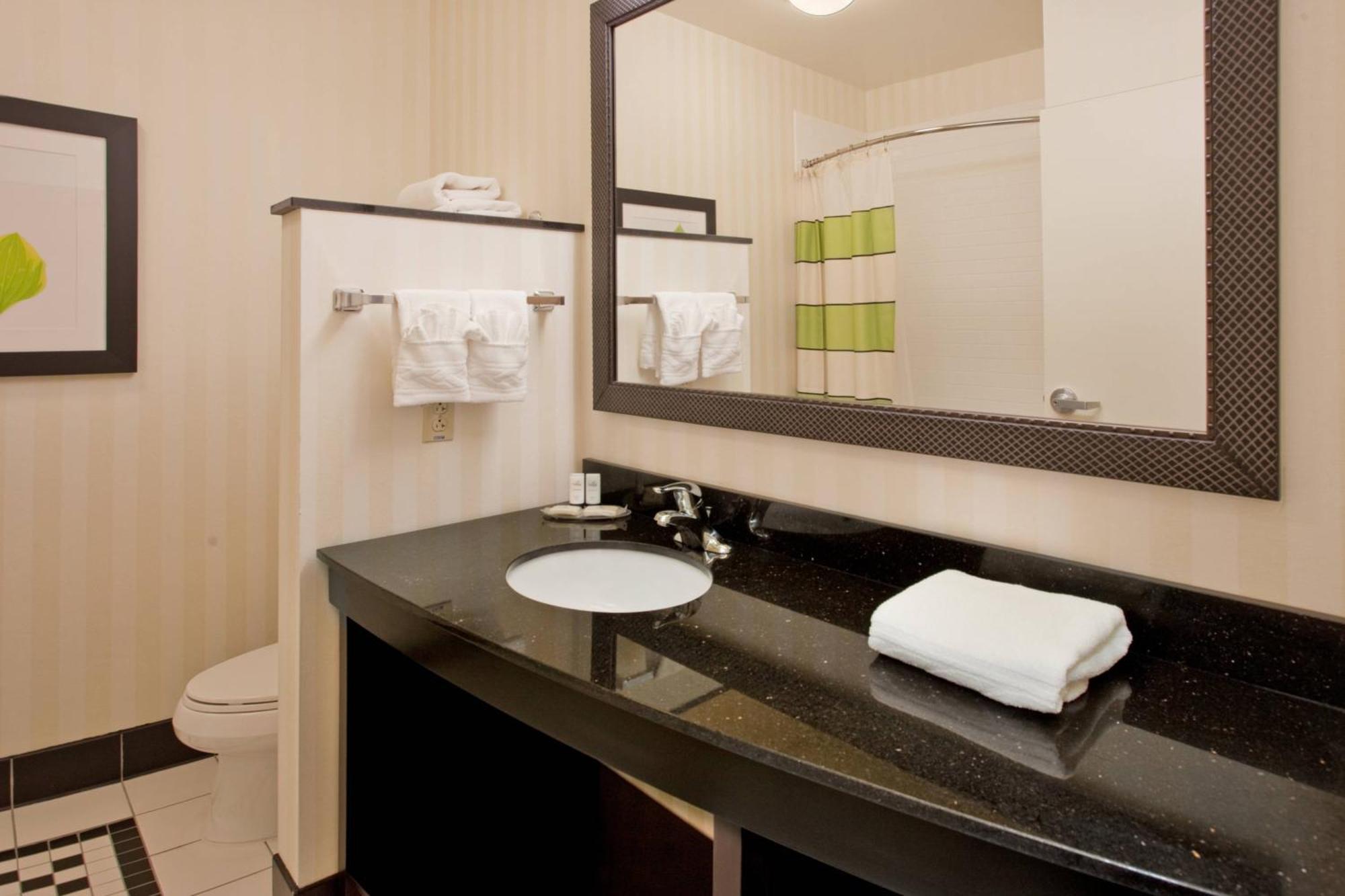 Fairfield Inn & Suites By Marriott Карни Номер фото