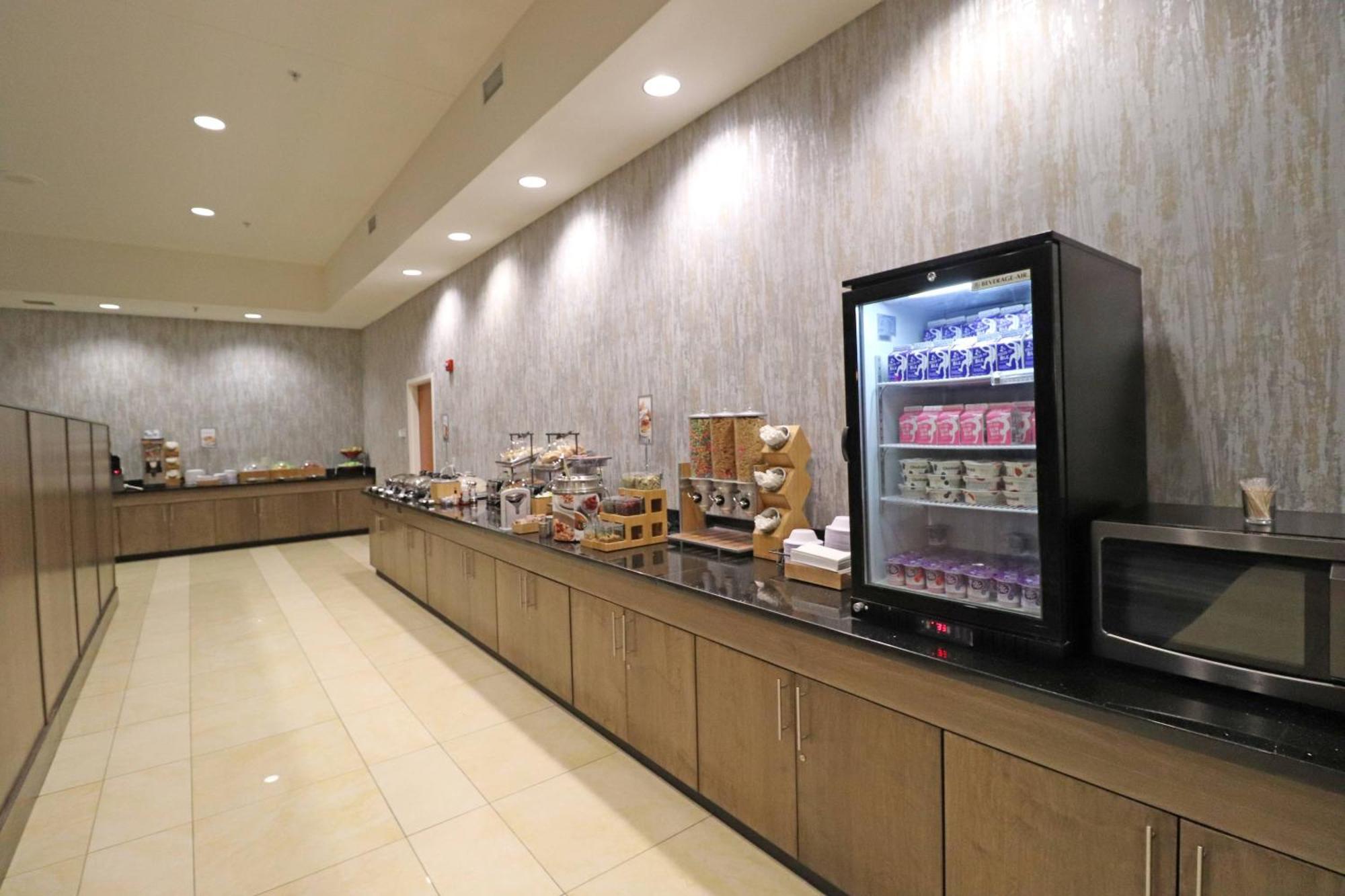 Fairfield Inn & Suites By Marriott Карни Экстерьер фото